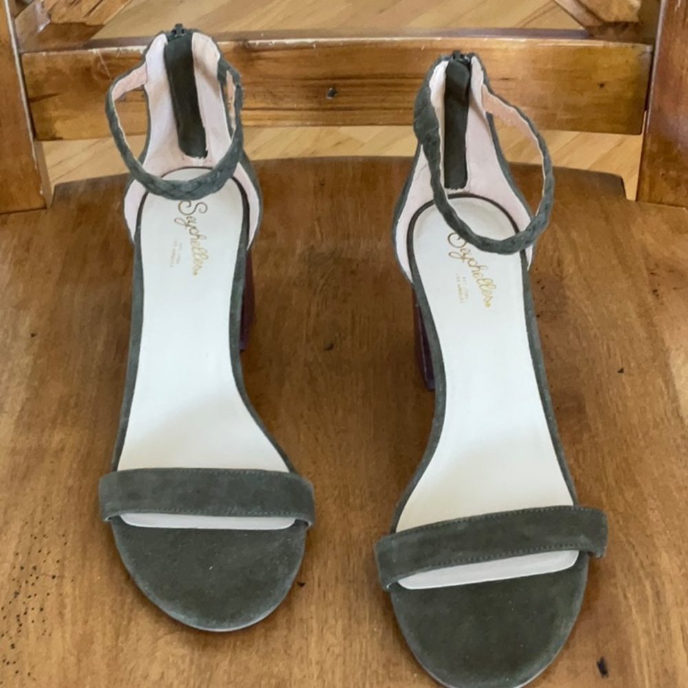 Seychelles green heeled sandals, brand new, never worn